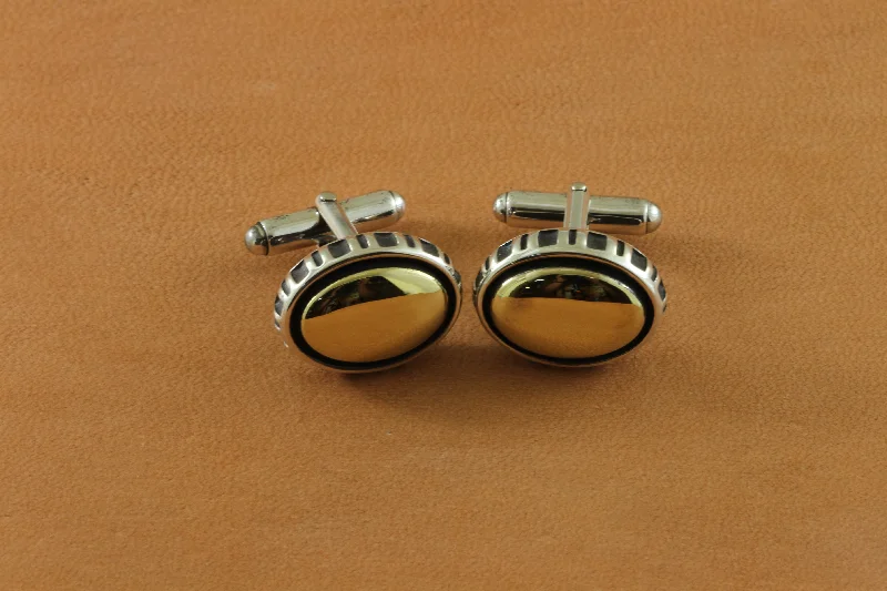 14k Gold Polished 3D Oval Cufflinks (TT)