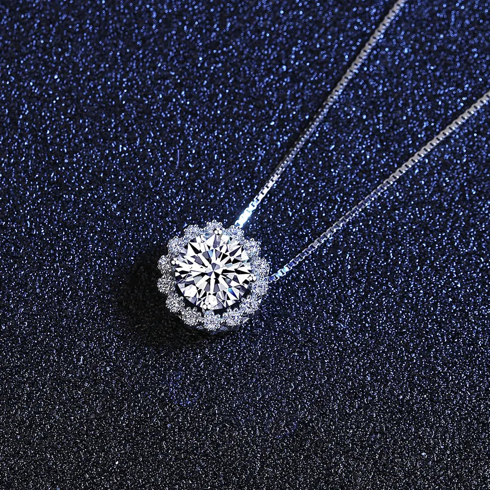 Dainty Summer Crystal Necklace Jewelry S925 Silver Round Moissanite Pendant Necklaces For Woman