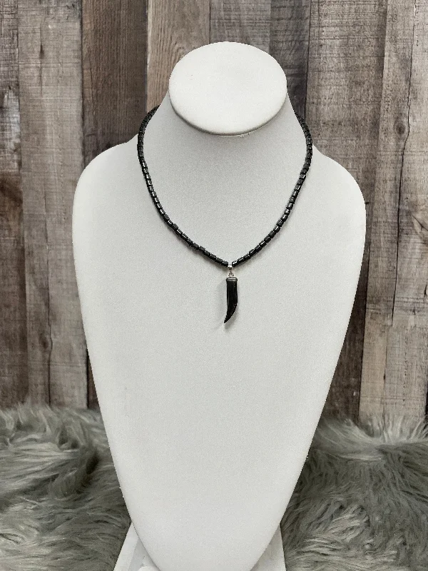 Necklace Choker & Collar Cmf