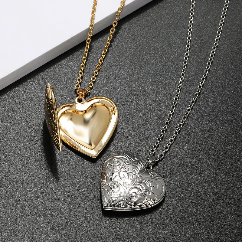 Wholesale Heart Engraved Open Pendant Brass Necklaces